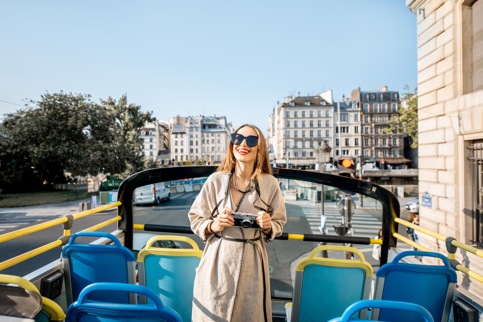 Woman tarveling in Paris